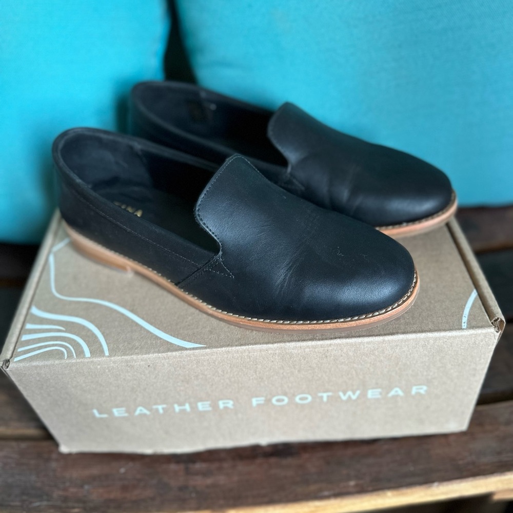 Patina Black Leather Loafer Size 10